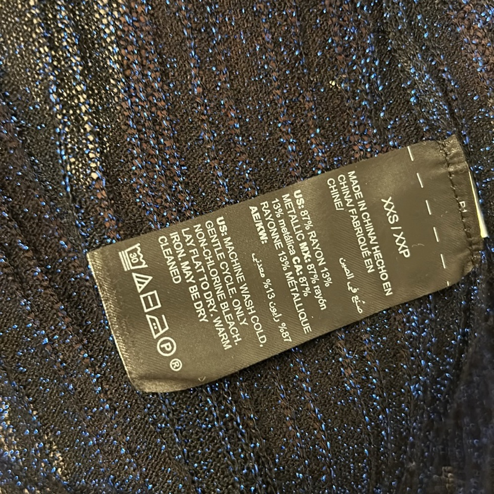 New! White House | Black Market Shimmer Blue Coverup - Picture 5 of 6